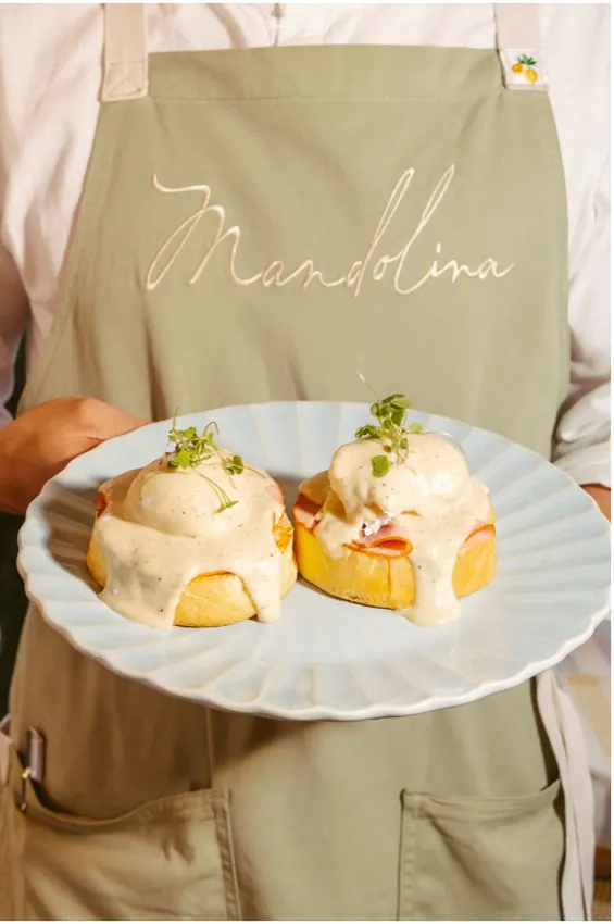 Servicio de huevos benedictinos